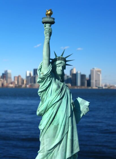 Tải hình ảnh tượng Nữ Thần Tự Do và thành phố New york phía xa
