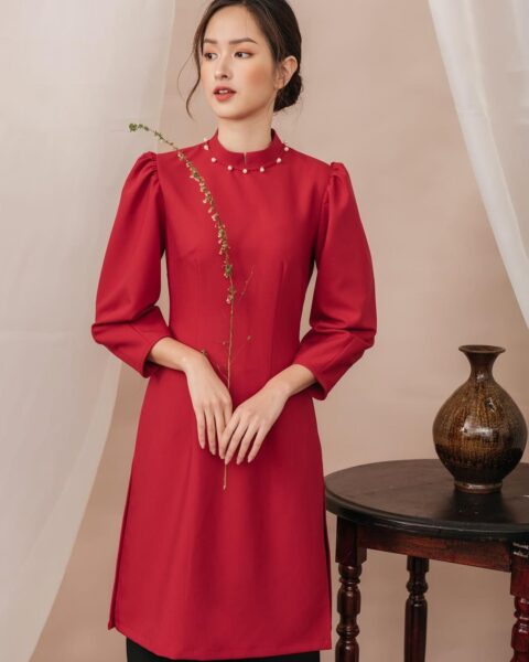mẫu áo dài cách tân màu đỏ tay xếp phồng