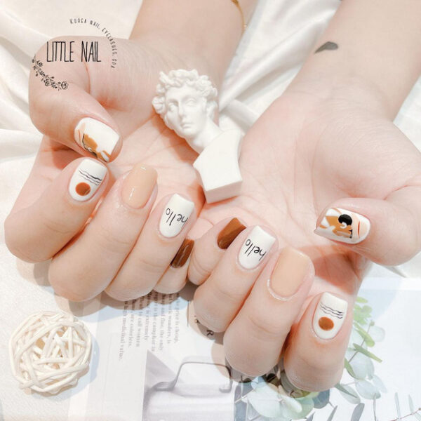 Top những Mẫu nail móng đi biển nền trắng