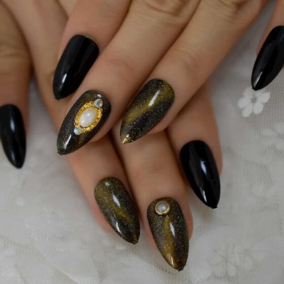 Top những Mẫu nail móng mắt mèo đen vàng