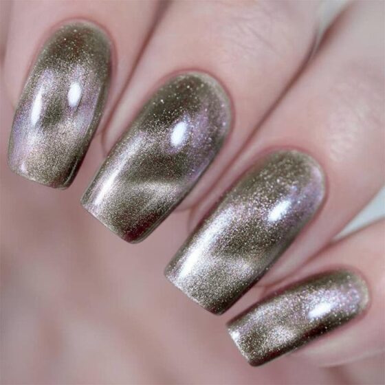 Top những Mẫu nail móng mắt mèo nhũ ánh vàng