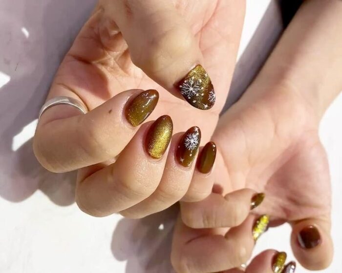 Top những Mẫu nail móng mắt mèo pha vàng