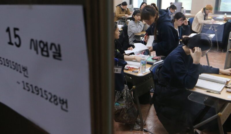 Tổng hợp Hình ảnh học bài trong lớp học Hàn Quốc