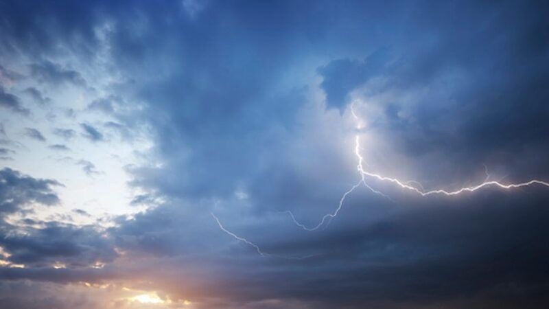 Hình sét đẹp giữa ban ngày