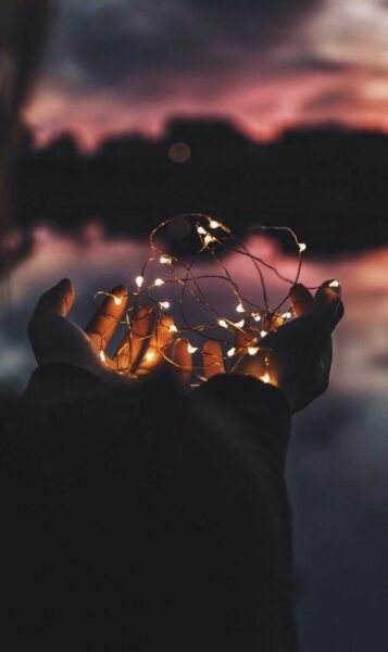 Tải Tải xuống Hình nền Zalo miễn phí buồn từ ánh đèn