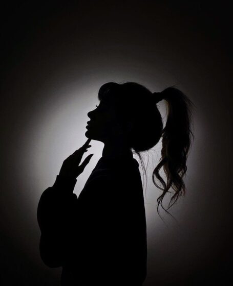 Avatar đen cô đơn